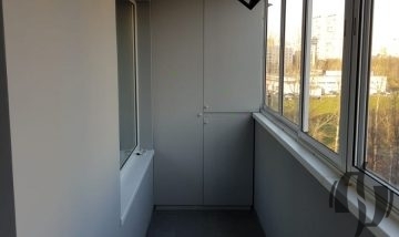 Шкаф распашной на балкон