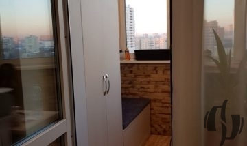 Топчан и шкаф на балкон